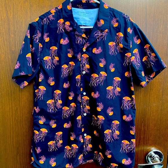 Banana republic jellyfish shirt Clearance